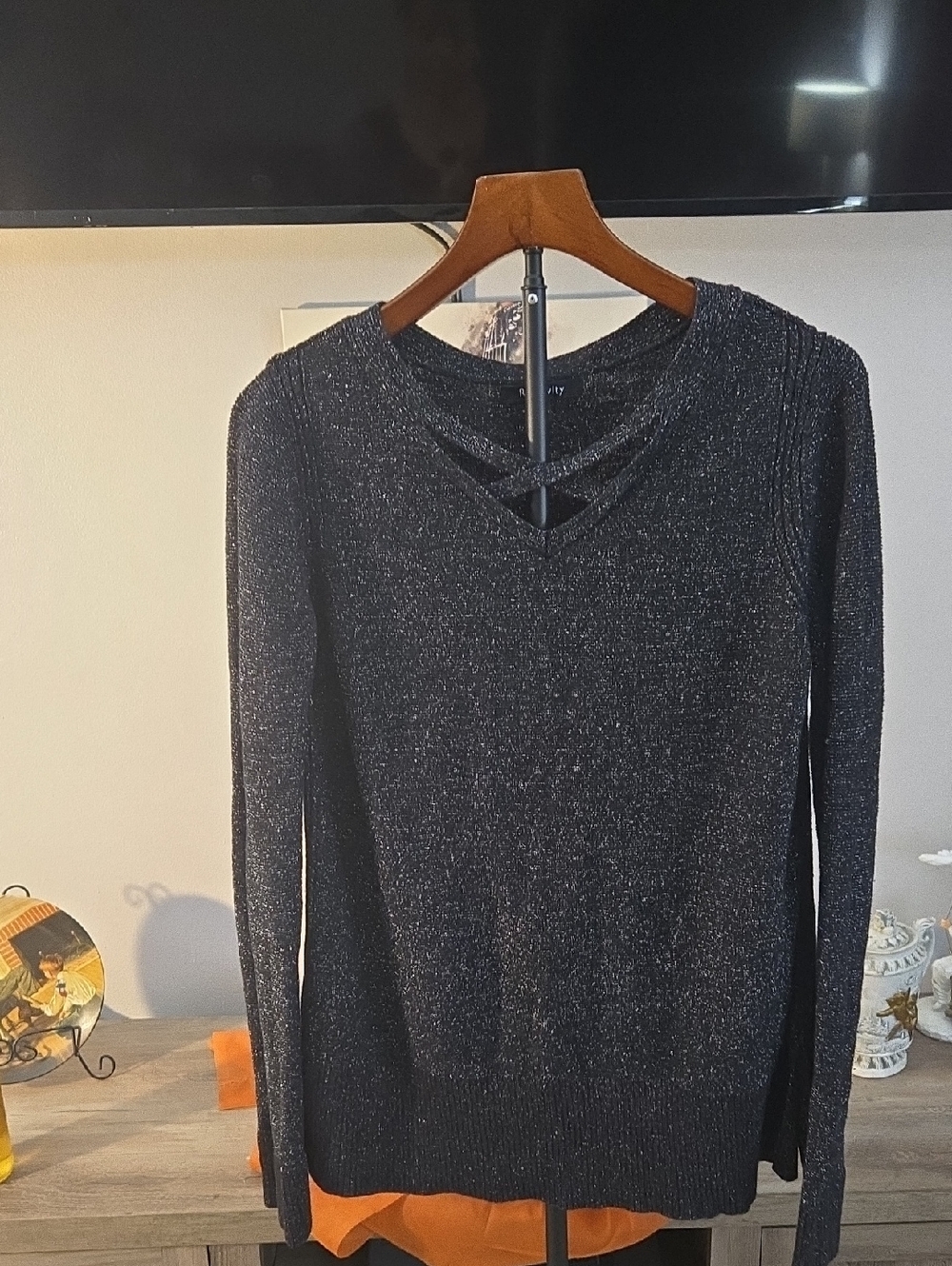 Relativity Black Metallic V-Neck Crisscross Long Sleeve Sweater